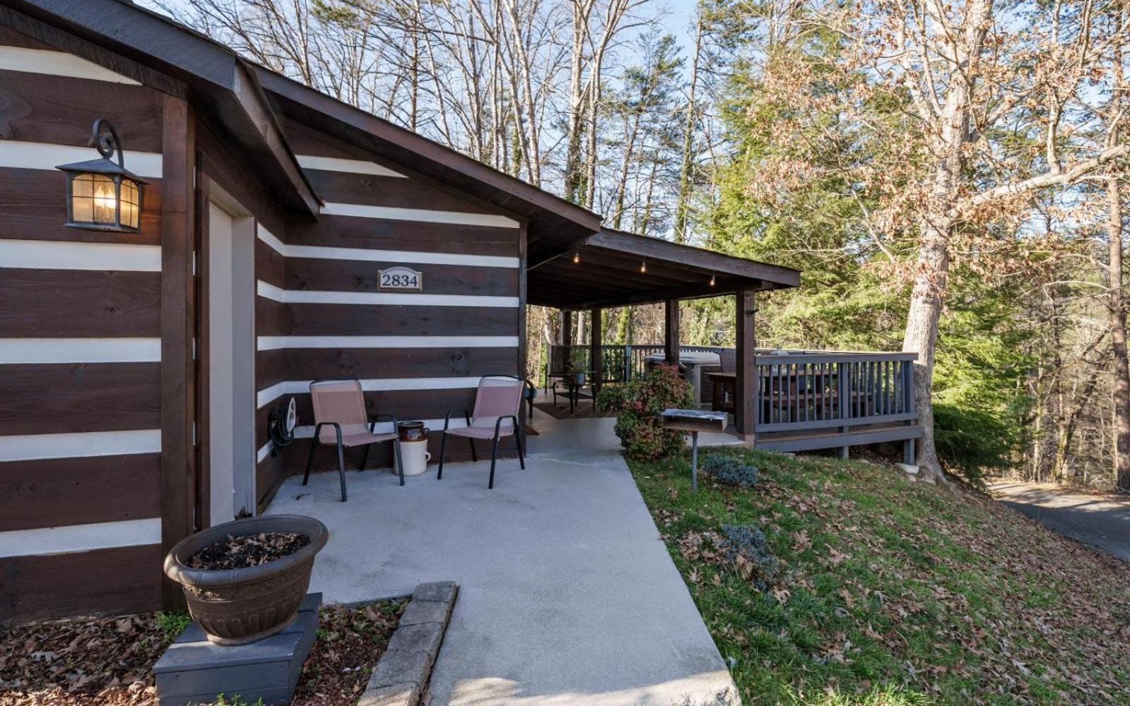 Wooded Bliss Hot Tub Single Level Cabin With No Steps Rocking Chairs And Wooded Views 비둘기 포지 외부 사진