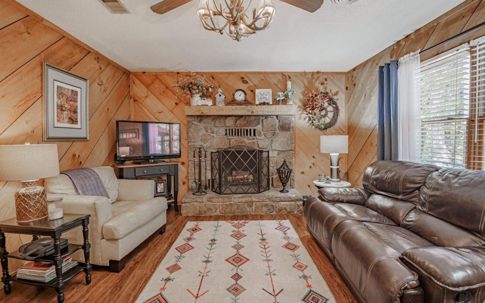 Wooded Bliss Hot Tub Single Level Cabin With No Steps Rocking Chairs And Wooded Views 비둘기 포지 외부 사진